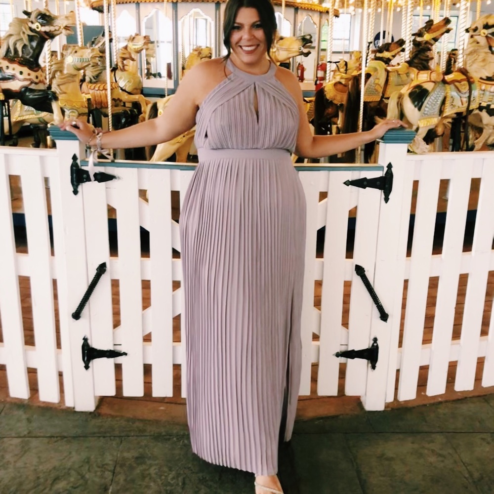 ASOS TFNC PLUS Bridesmaid dress pleated maxidress.